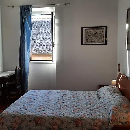 Bed & Breakfast Lungaretta Fly 55 住宿加早餐酒店 罗马